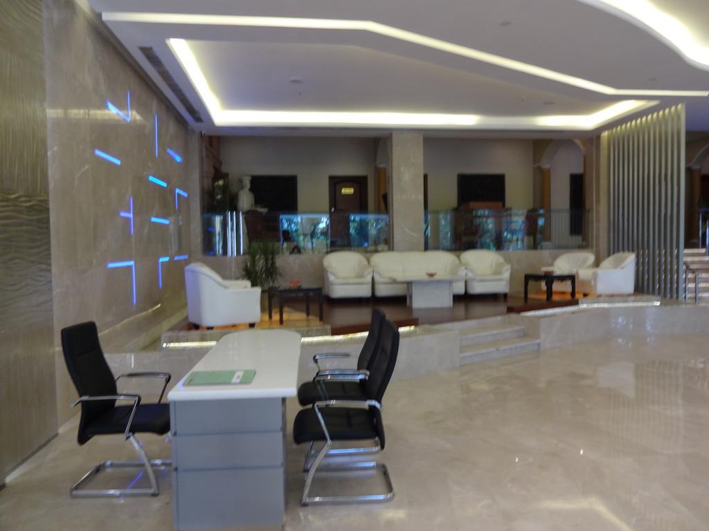 Hotel Babylon International Райпур Экстерьер фото