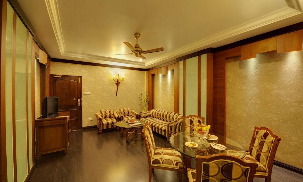 Hotel Babylon International Райпур Экстерьер фото