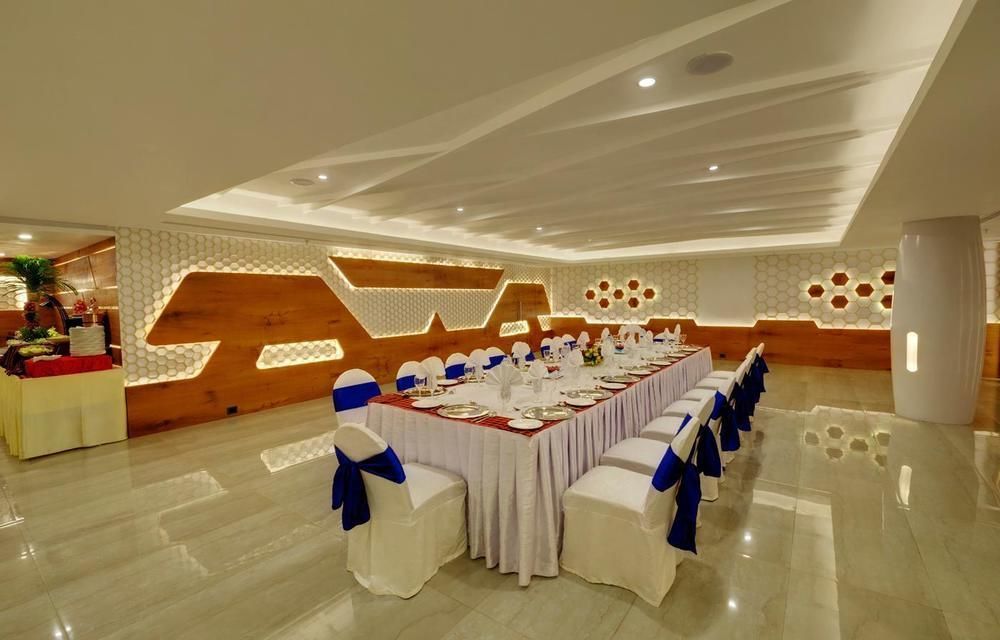 Hotel Babylon International Райпур Экстерьер фото