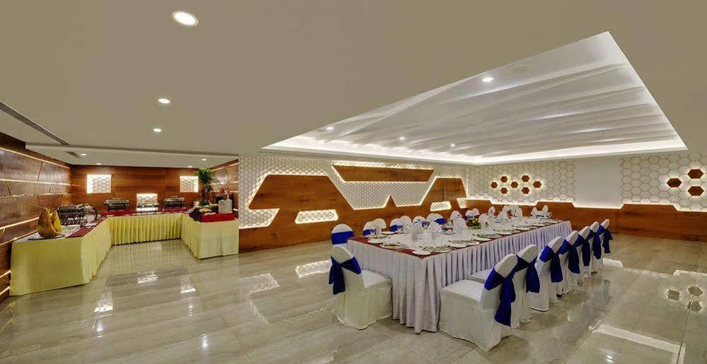 Hotel Babylon International Райпур Экстерьер фото